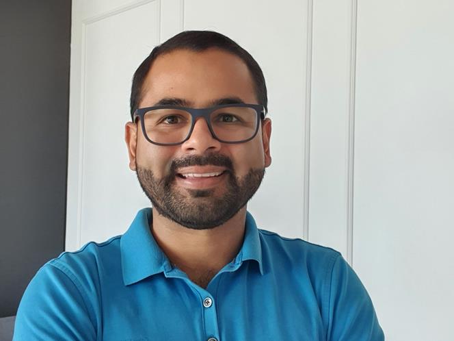 Headshot Roberto Mena